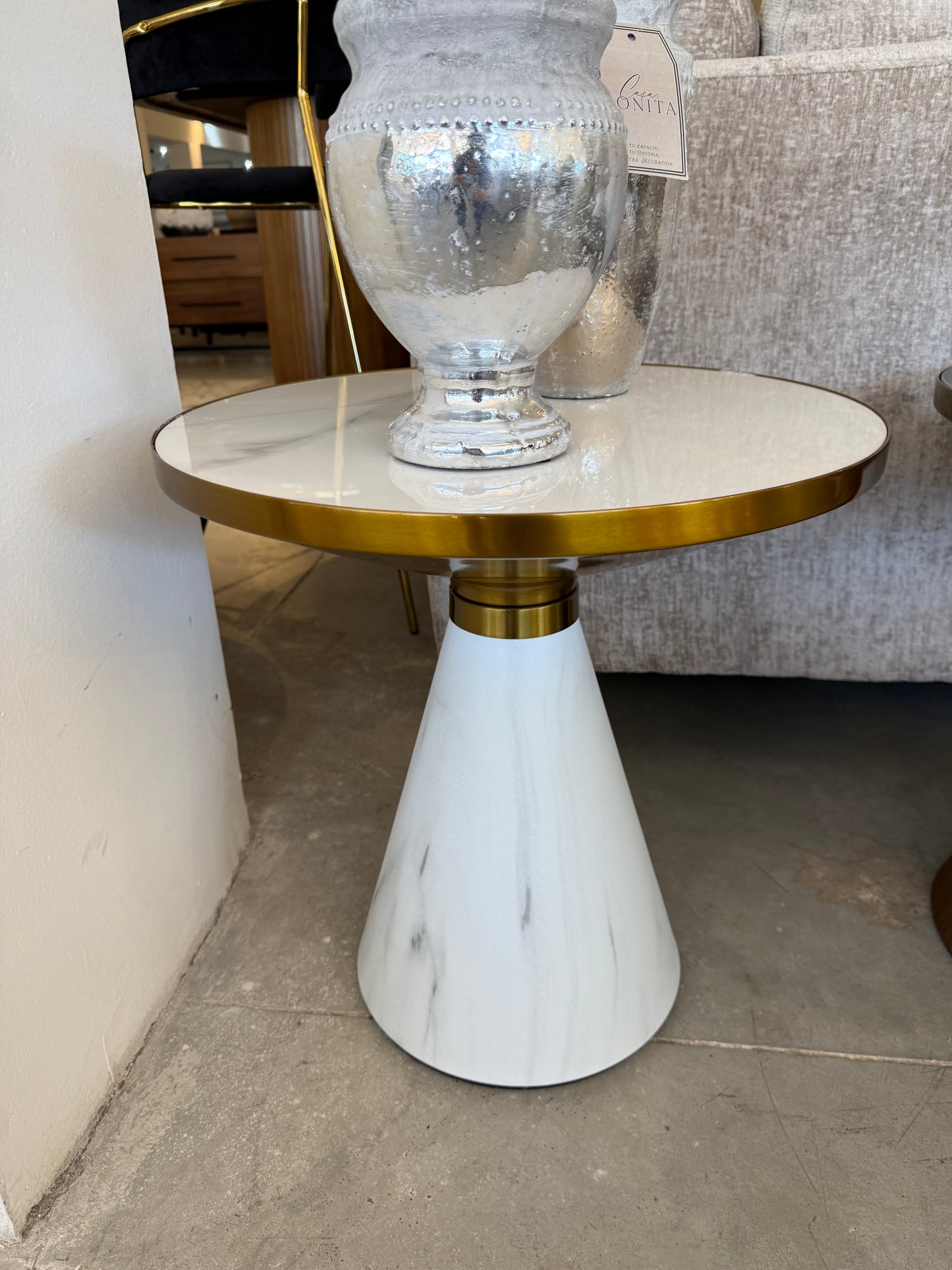 MESA LATERAL BESO CARRARA