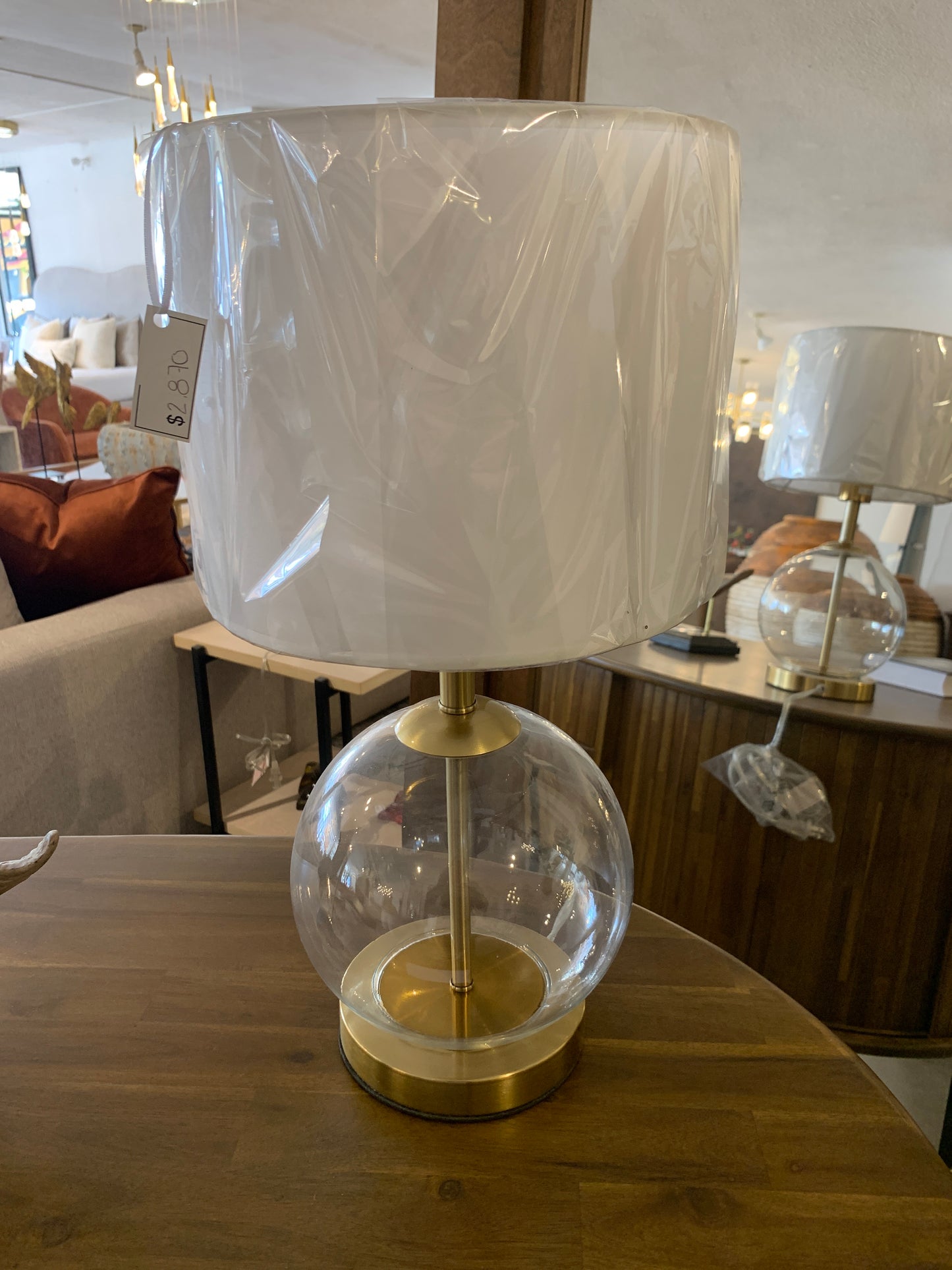Lámpara globo dorada