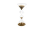 reloj de arena con arena dorada