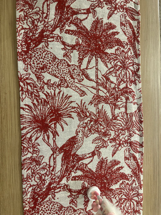 camino print rojo