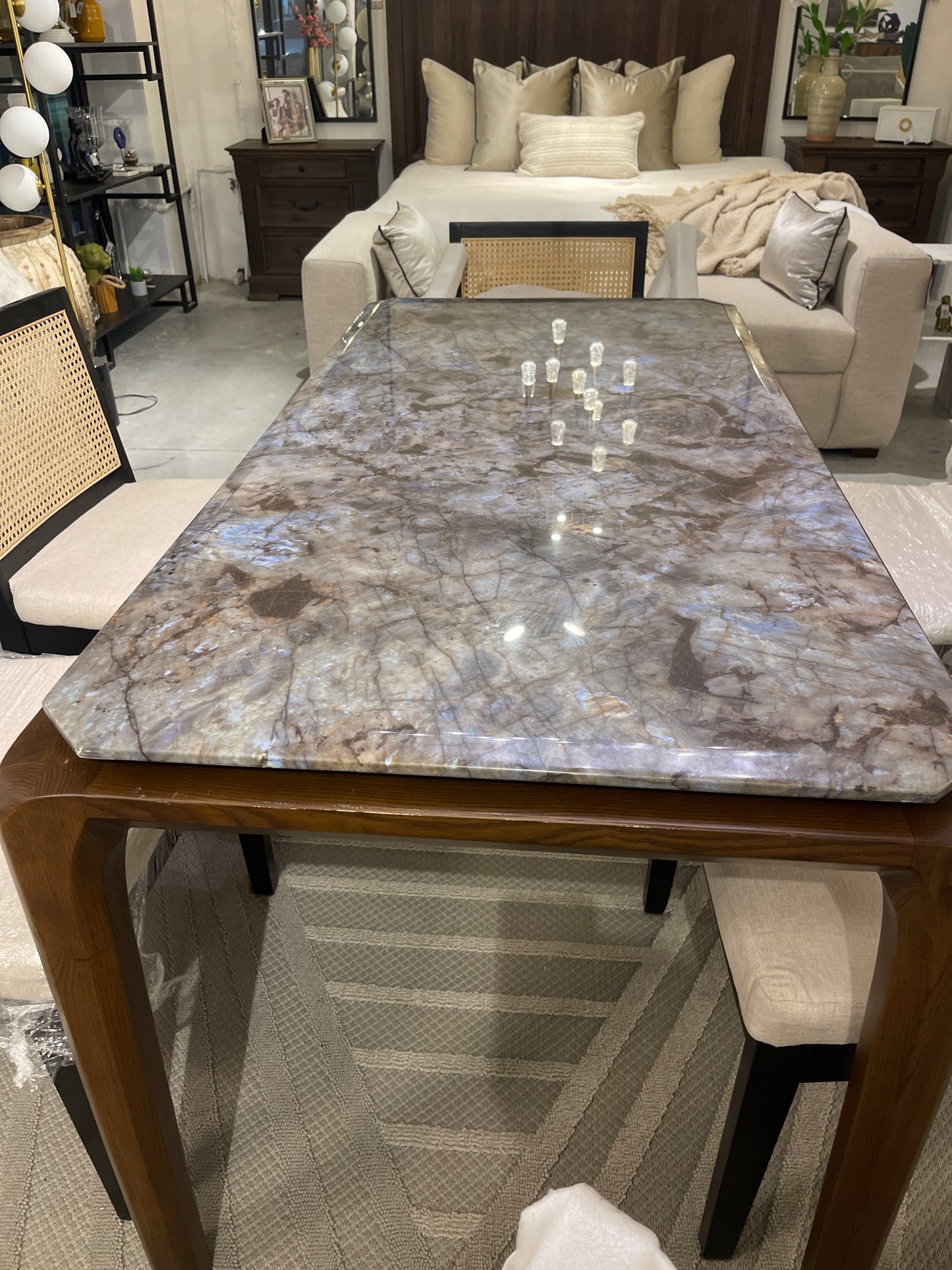 mesa comedor Zinni mármol forest
